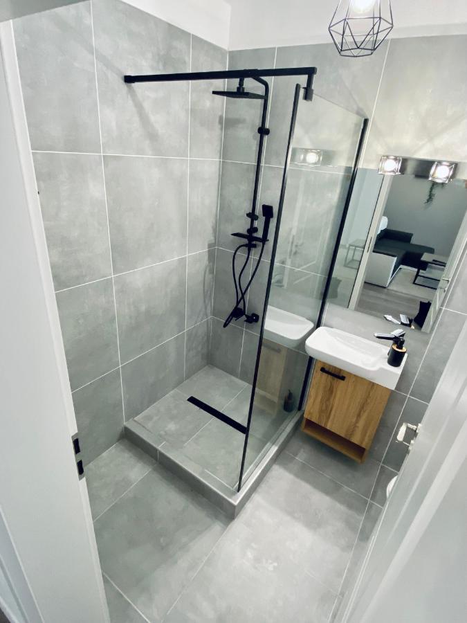 Happyhome Central Deluxe Apartments Oradea Ngoại thất bức ảnh