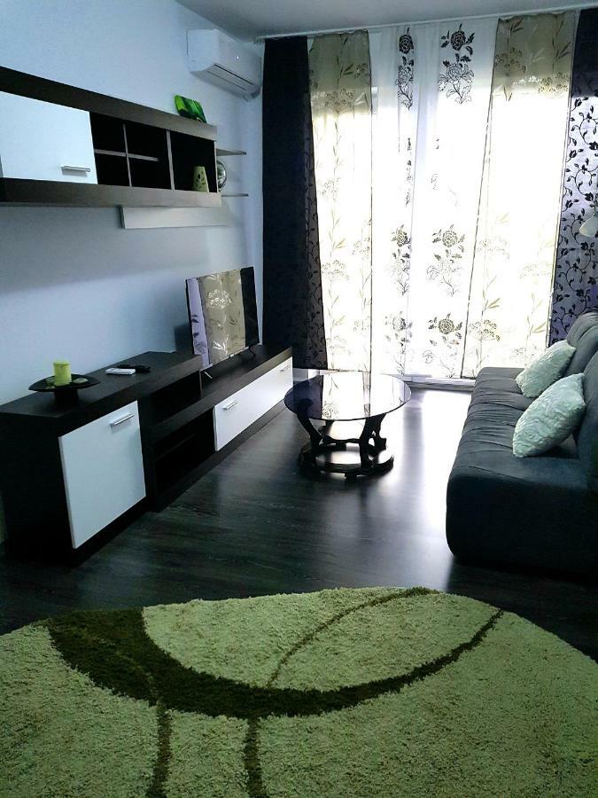 Happyhome Central Deluxe Apartments Oradea Ngoại thất bức ảnh
