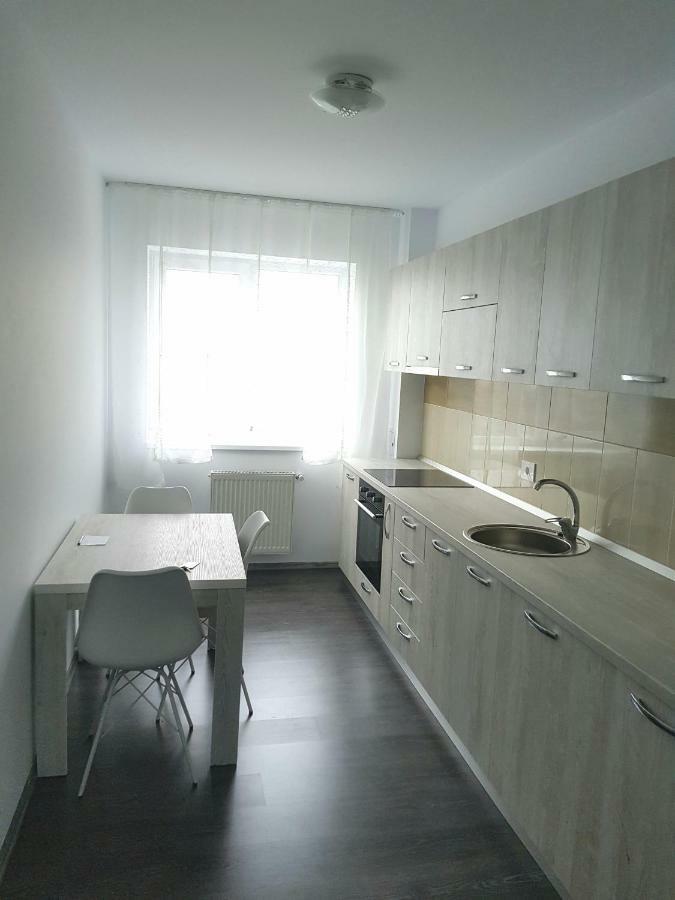 Happyhome Central Deluxe Apartments Oradea Ngoại thất bức ảnh